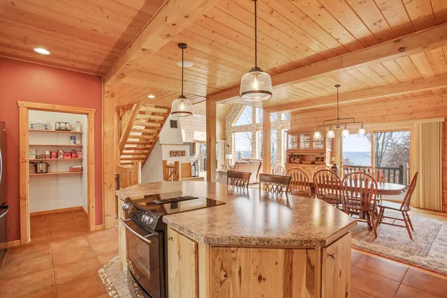 $1,250,000 | W5271 Southview Drive, Necedah, WI 54646