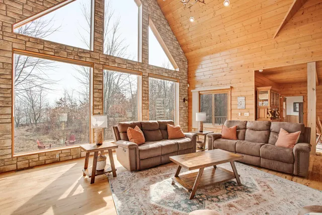 $1,250,000 | W5271 Southview Drive, Necedah, WI 54646