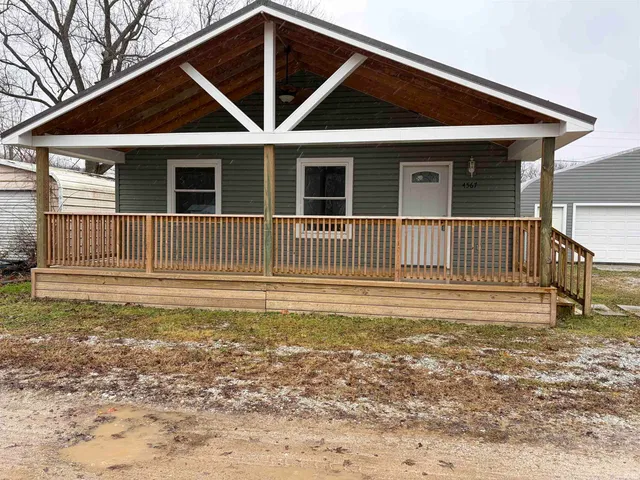 $220,000 | 4567 West B Drive, Albion, IN 46701