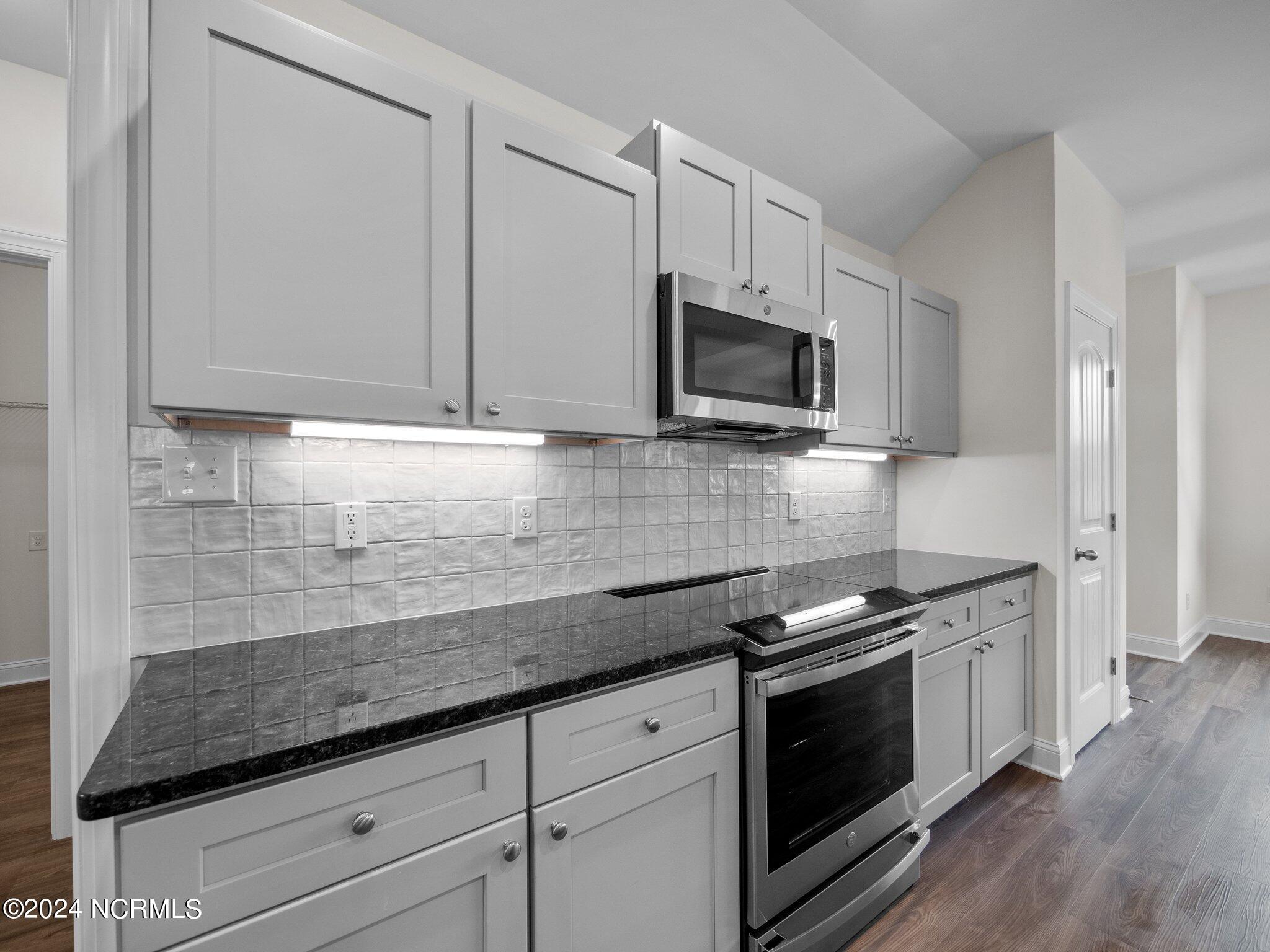 577 A I Taylor Road Richlands, NC 28574 - Photo 11 of 39 22-web-or-mls-M1B10380