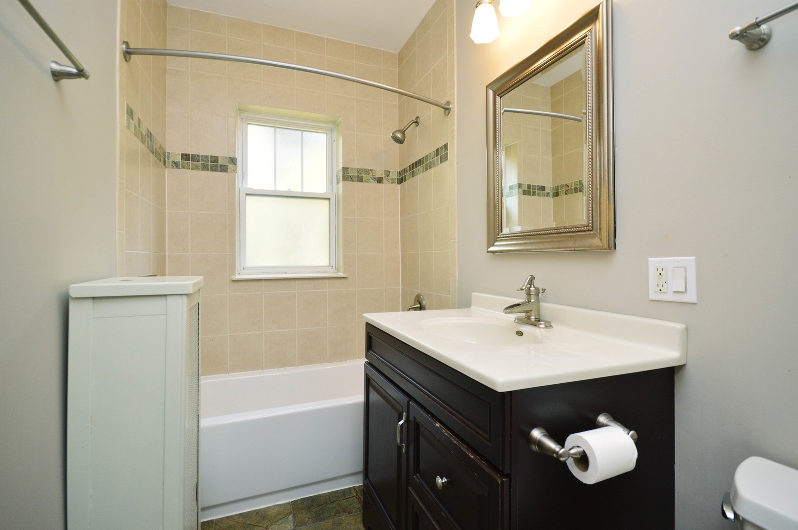 537 West Brompton Avenue, Unit 2N Chicago, IL 60657 - Photo 16 of 21