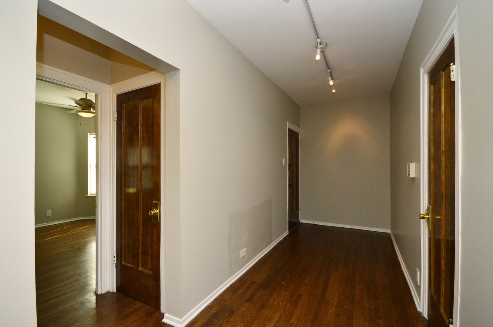 537 West Brompton Avenue, Unit 2N Chicago, IL 60657 - Photo 18 of 21