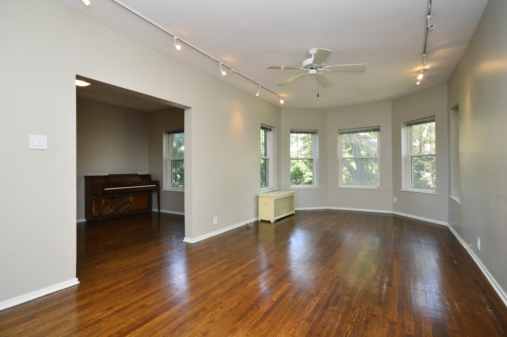 537 West Brompton Avenue, Unit 2N Chicago, IL 60657 - Photo 4 of 21