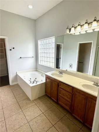 $2,385 | 6830 Round Table Street, Corpus Christi, TX 78414