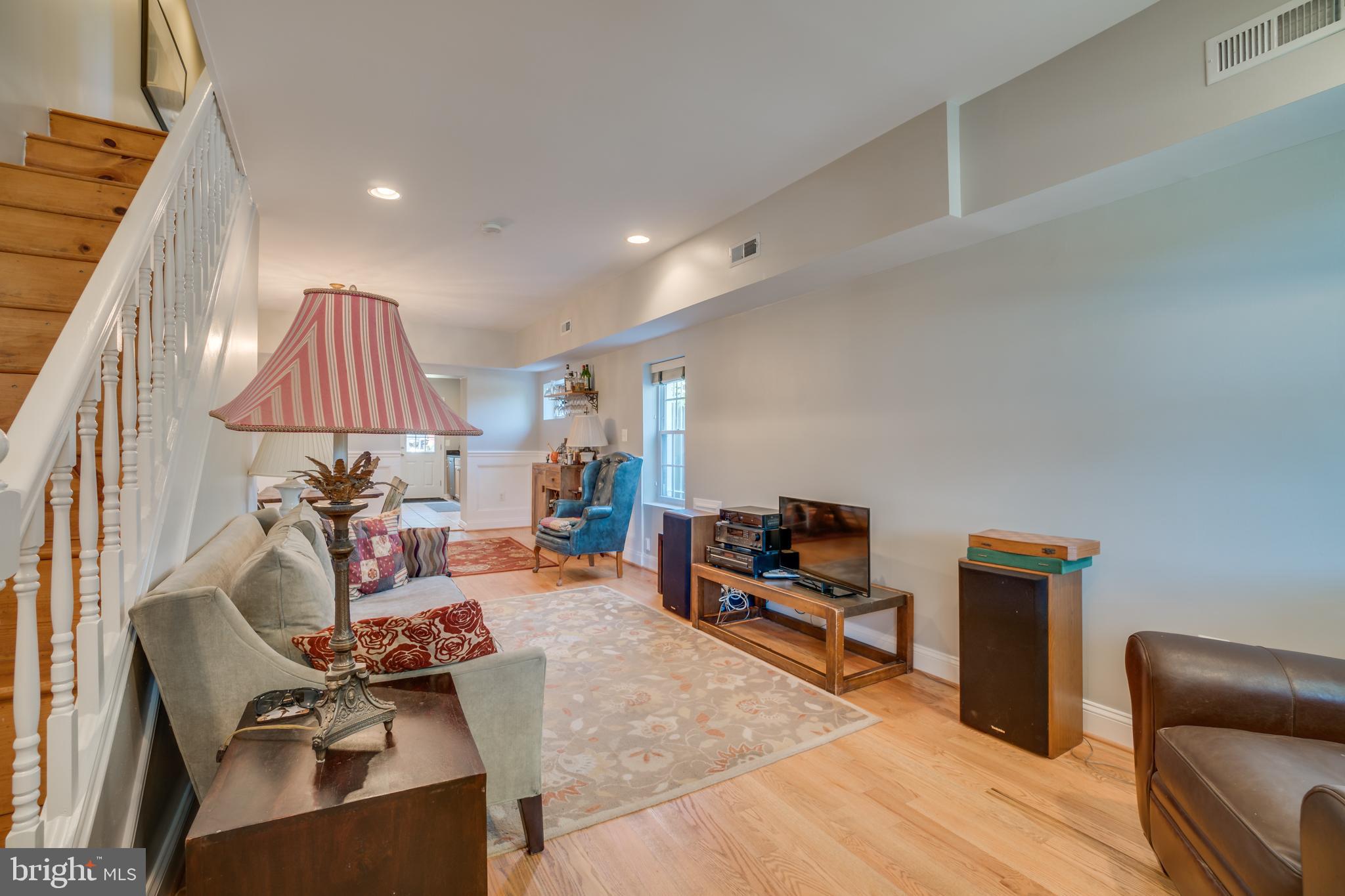 17 17th Street Southeast Washington, DC 20003 - Photo 8 of 41 Gallery Image 8