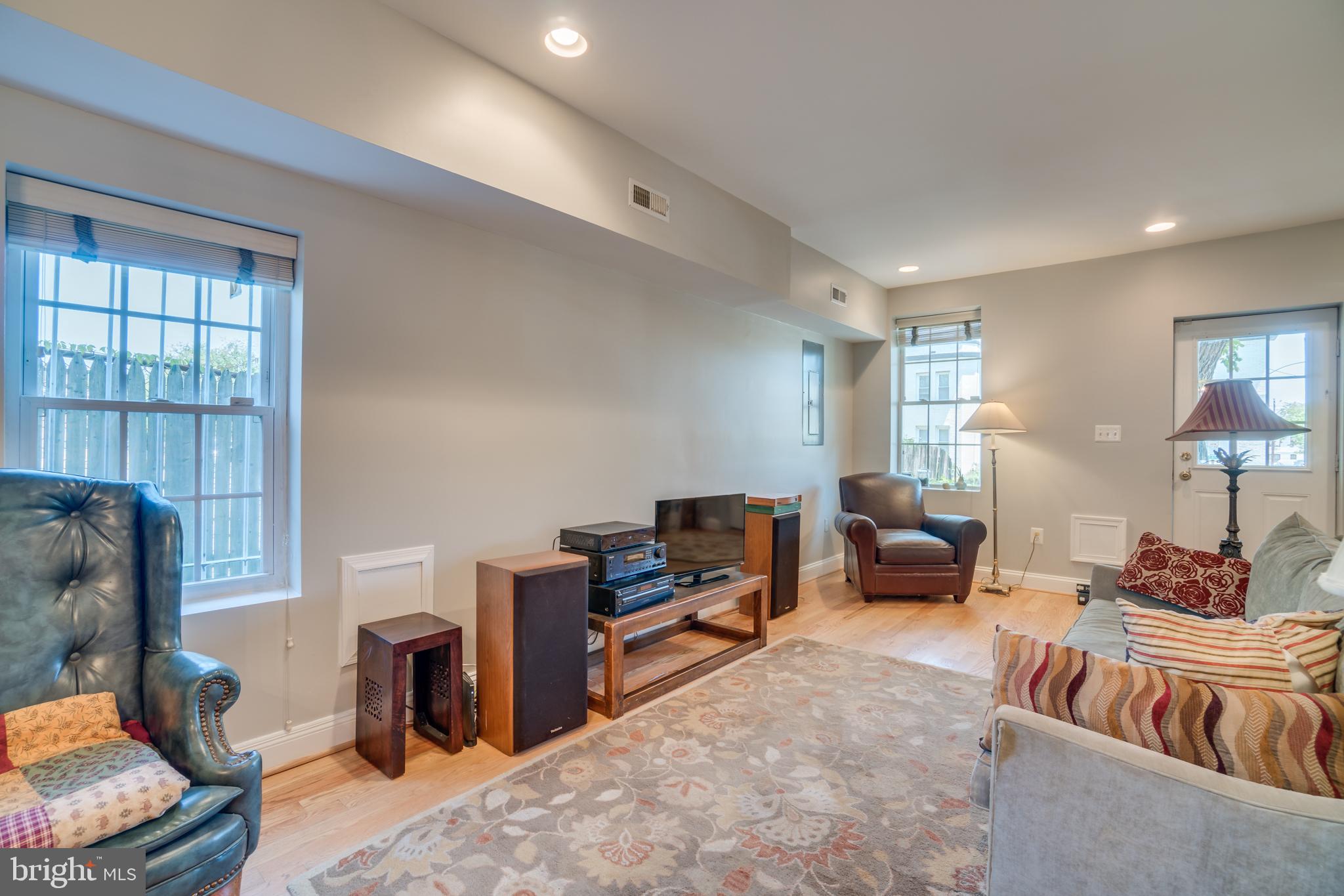 17 17th Street Southeast Washington, DC 20003 - Photo 9 of 41 Gallery Image 9