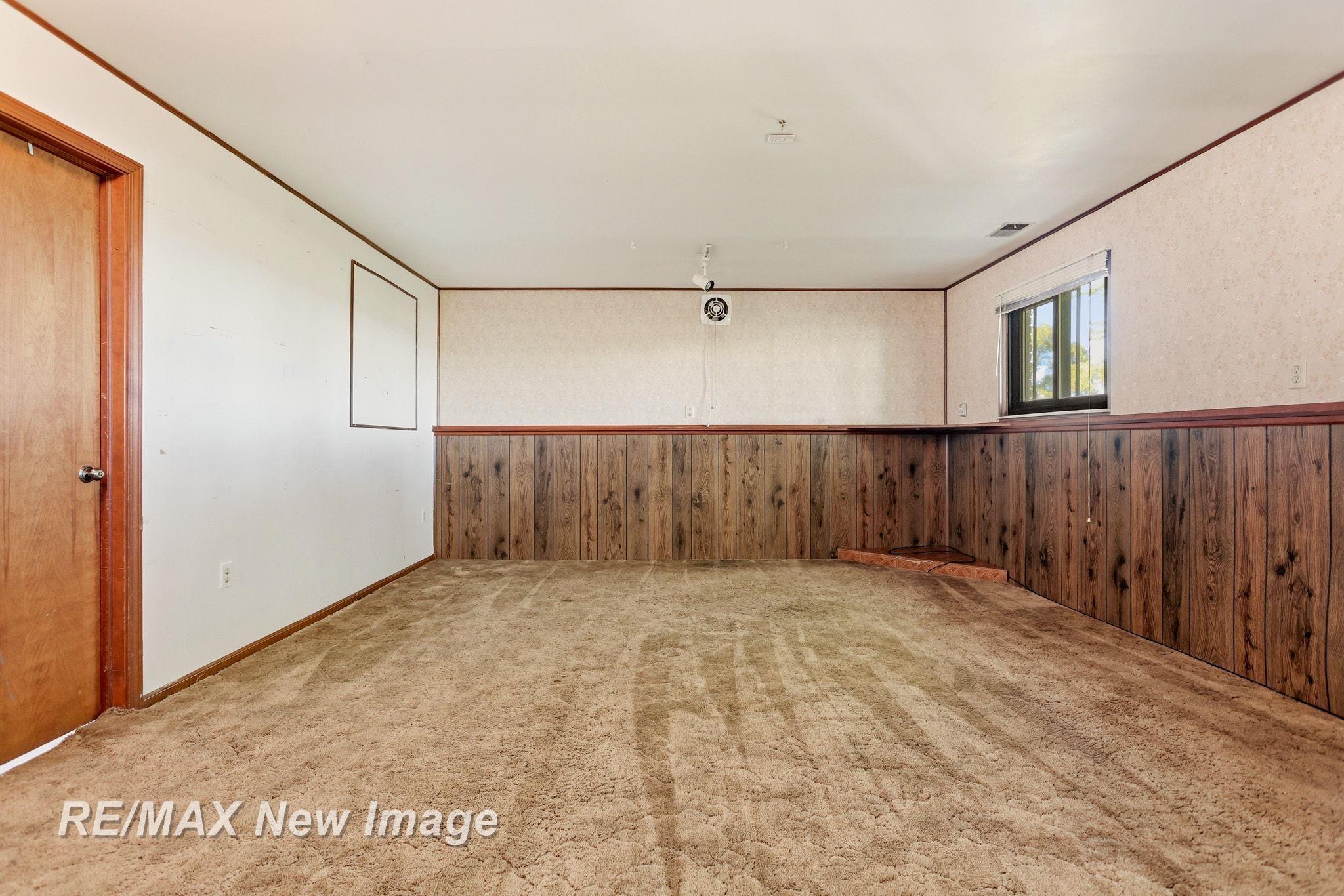 577 South Lincoln Road Bay City, MI 48708 - Photo 28 of 46