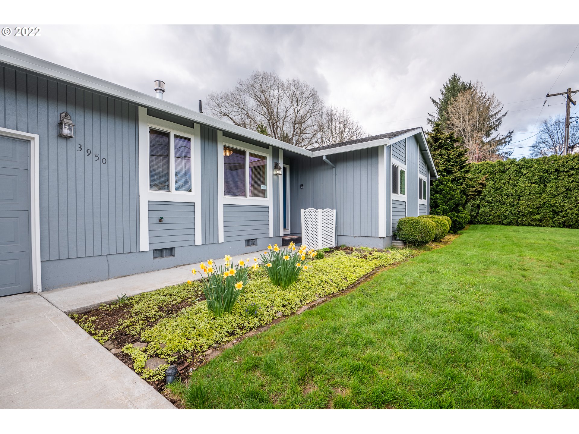 3950 Southeast Hillyard Road Gresham, OR 97080 - Photo 4 of 32 Gallery Image 4