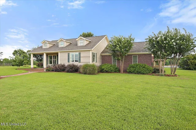 $1,850,000 | 499 Breakwater Drive, Benton, MS 39039