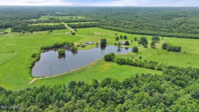 $1,850,000 | 499 Breakwater Drive, Benton, MS 39039