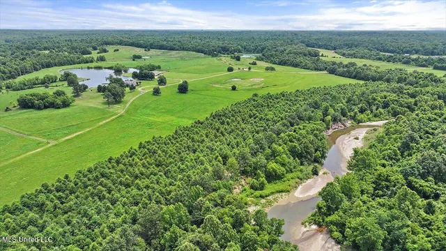 $1,850,000 | 499 Breakwater Drive, Benton, MS 39039