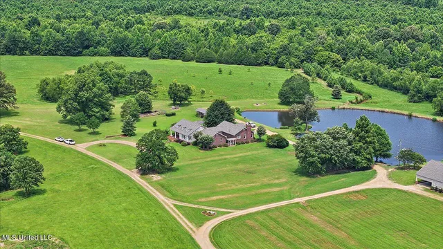$1,850,000 | 499 Breakwater Drive, Benton, MS 39039