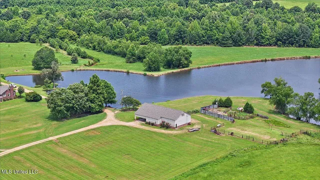 $1,850,000 | 499 Breakwater Drive, Benton, MS 39039