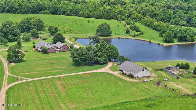 $1,850,000 | 499 Breakwater Drive, Benton, MS 39039