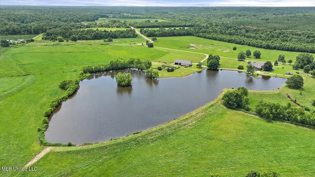 $1,850,000 | 499 Breakwater Drive, Benton, MS 39039