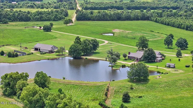 $1,850,000 | 499 Breakwater Drive, Benton, MS 39039