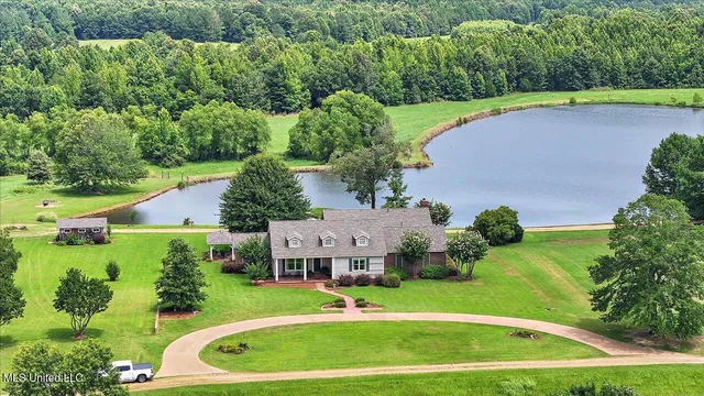 $1,850,000 | 499 Breakwater Drive, Benton, MS 39039