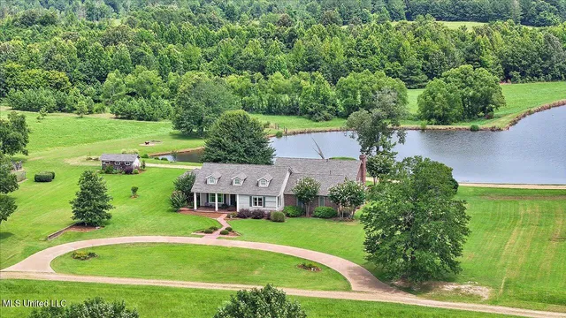 $1,850,000 | 499 Breakwater Drive, Benton, MS 39039