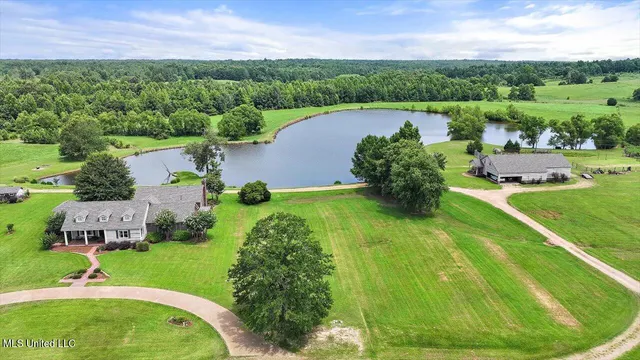 $1,850,000 | 499 Breakwater Drive, Benton, MS 39039