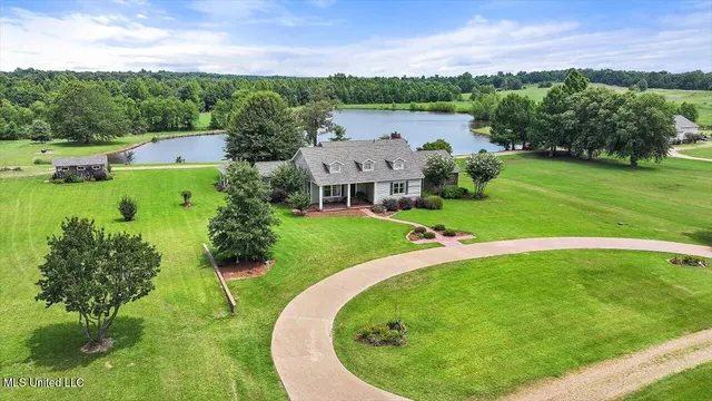 $1,850,000 | 499 Breakwater Drive, Benton, MS 39039