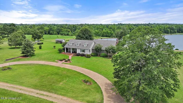 $1,850,000 | 499 Breakwater Drive, Benton, MS 39039
