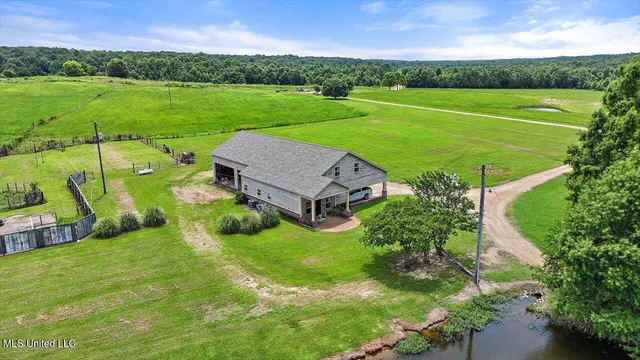 $1,850,000 | 499 Breakwater Drive, Benton, MS 39039