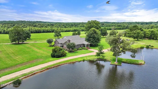 $1,850,000 | 499 Breakwater Drive, Benton, MS 39039