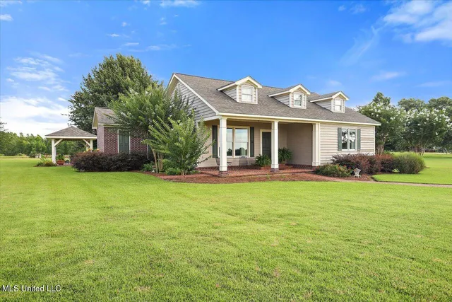 $1,850,000 | 499 Breakwater Drive, Benton, MS 39039