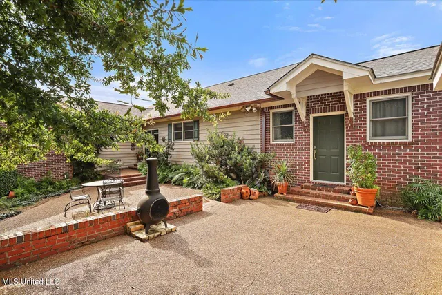 $1,850,000 | 499 Breakwater Drive, Benton, MS 39039