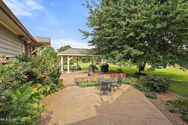 $1,850,000 | 499 Breakwater Drive, Benton, MS 39039