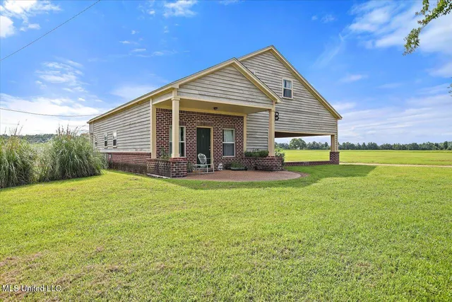 $1,850,000 | 499 Breakwater Drive, Benton, MS 39039