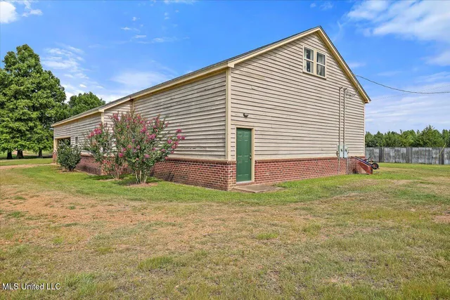 $1,850,000 | 499 Breakwater Drive, Benton, MS 39039