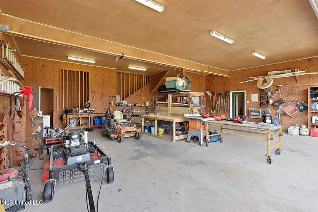 $1,850,000 | 499 Breakwater Drive, Benton, MS 39039