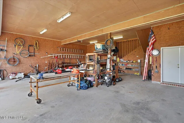 $1,850,000 | 499 Breakwater Drive, Benton, MS 39039