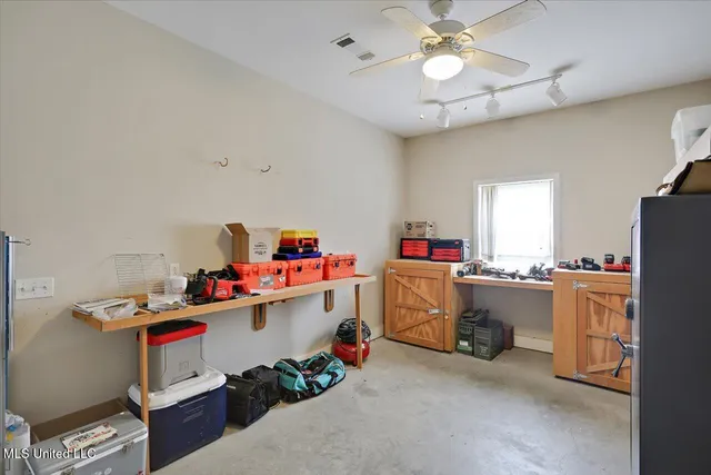 $1,850,000 | 499 Breakwater Drive, Benton, MS 39039