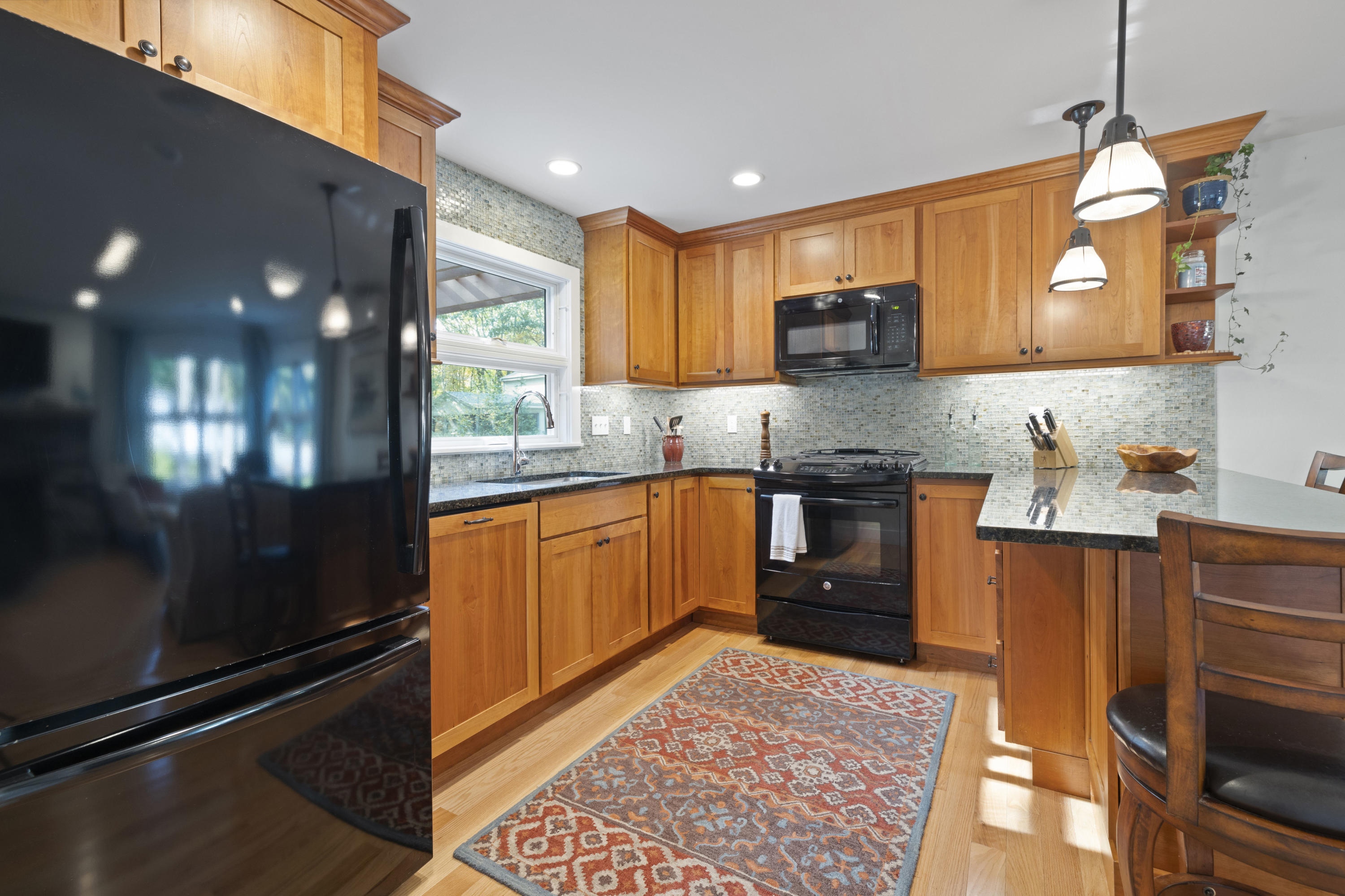 95 Captain Thomas Road Ogunquit, ME 03907 - Photo 8 of 24 Kitchen