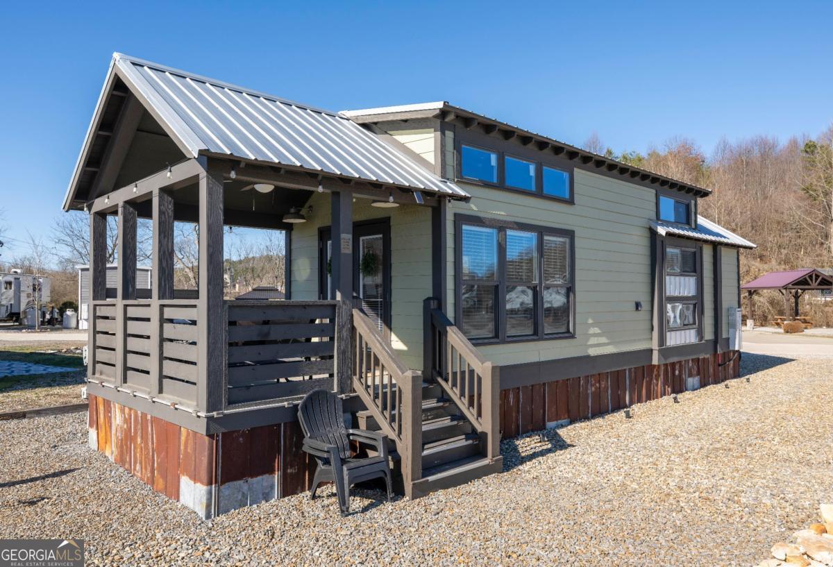 192 Mountain Road Morganton, GA 30560 - Photo 3 of 42 a front view of a house