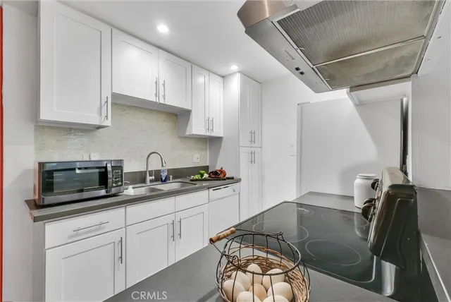 $405,000 | 1030 West MacArthur Boulevard, Unit 5, Santa Ana, CA 92707