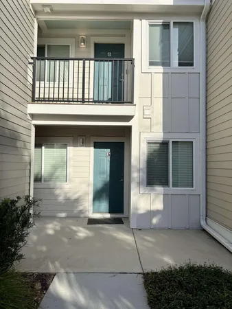 $420,000 | 271 Alexandra Drive, Unit 6, Mount Pleasant, SC 29464