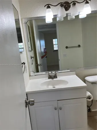 $2,300 | 1541 South Ocean Boulevard, Unit 415, Lauderdale-by-the-Sea, FL 33062