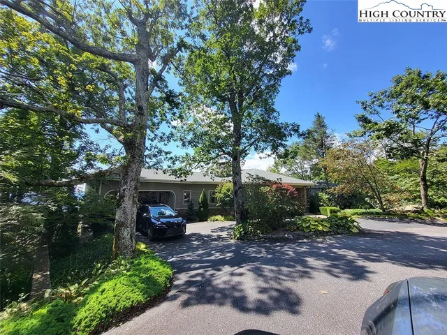 $2,495,000 | 200 Longview Drive, Blowing Rock, NC 28605