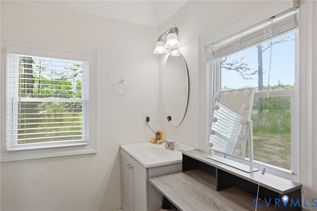 8400 Hicks Island Road Lanexa, VA 23089 - Photo 7 of 24