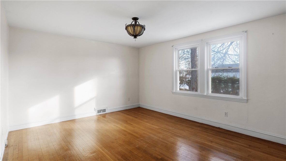 24 Elm Circle Cranston, RI 02920 - Photo 11 of 22