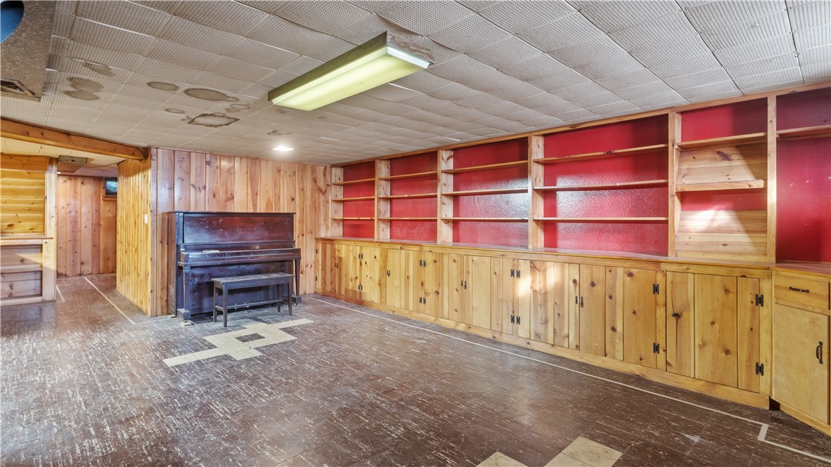 24 Elm Circle Cranston, RI 02920 - Photo 15 of 22