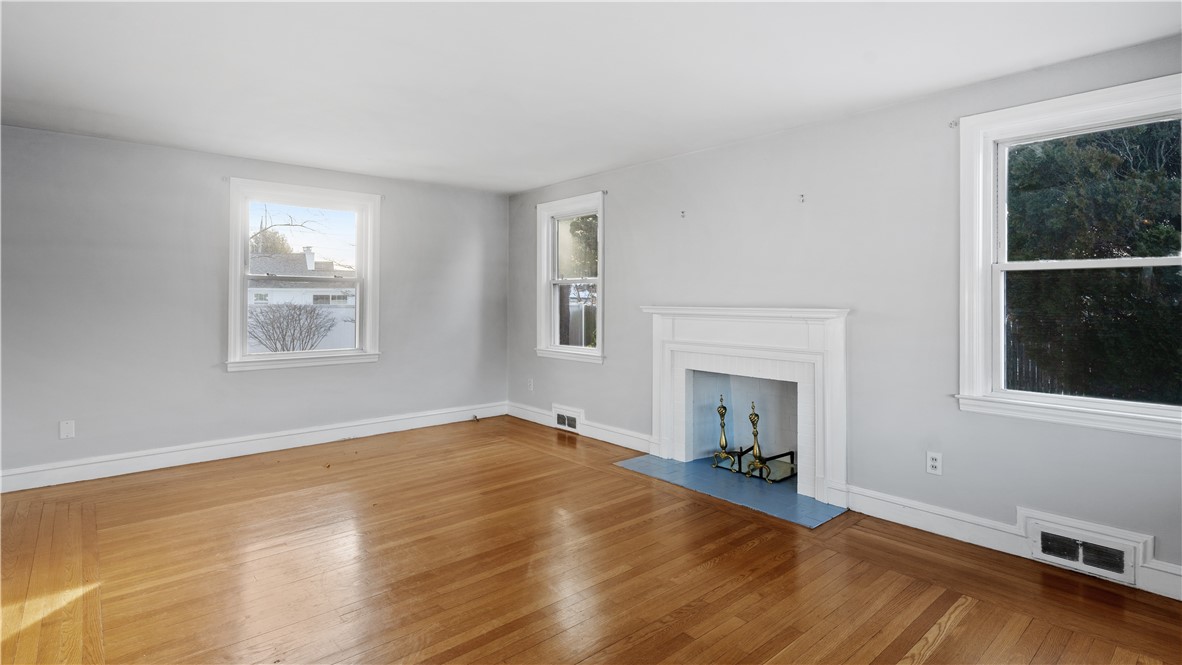 24 Elm Circle Cranston, RI 02920 - Photo 2 of 22
