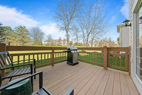 $324,999 | 1626 Woodland Drive, Unit 1262, Geneva, WI 53147