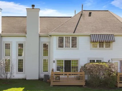 $324,999 | 1626 Woodland Drive, Unit 1262, Geneva, WI 53147