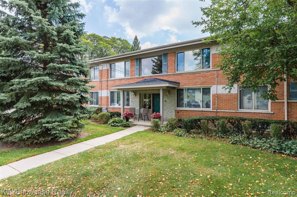 964 South Adams Road, Unit 8 Birmingham, MI 48009 - Photo 18 of 23 Gallery Image 18