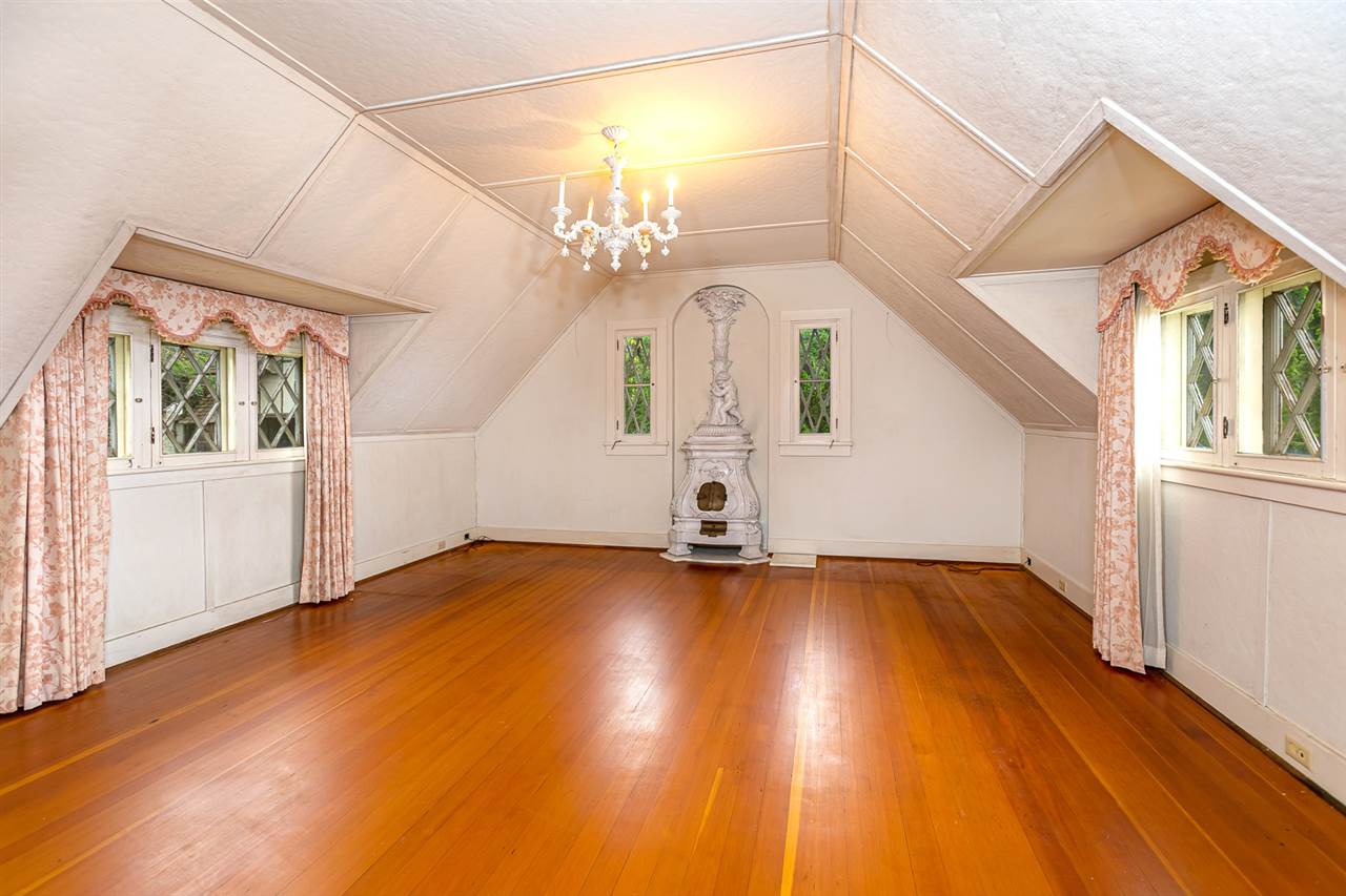 300 Kepa Road Kula, HI 96790 - Photo 26 of 30 a view of an empty room with wooden floor and a window