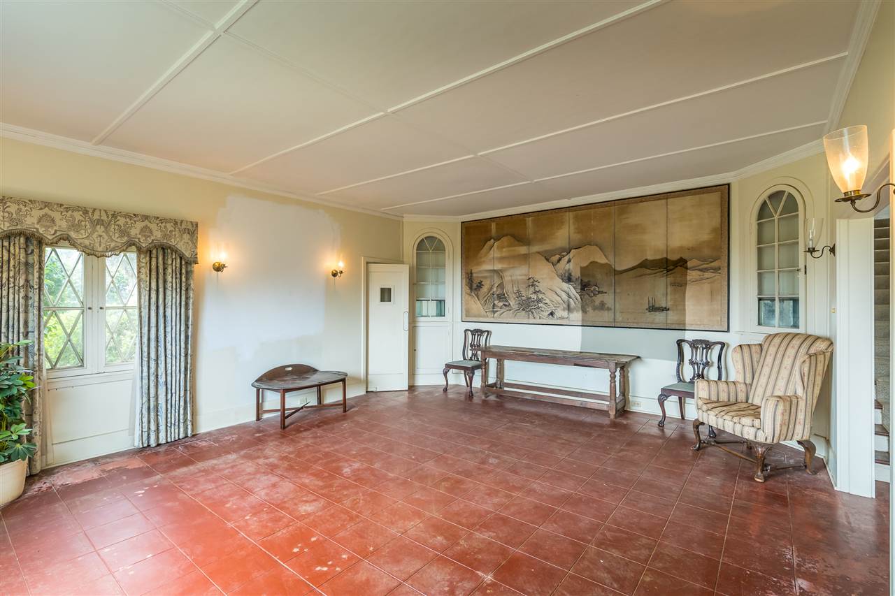 300 Kepa Road Kula, HI 96790 - Photo 27 of 30 a bedroom with furniture and a window